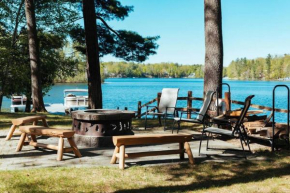 Lakefront Resort Retreat-Pontoon & SUP Rentals